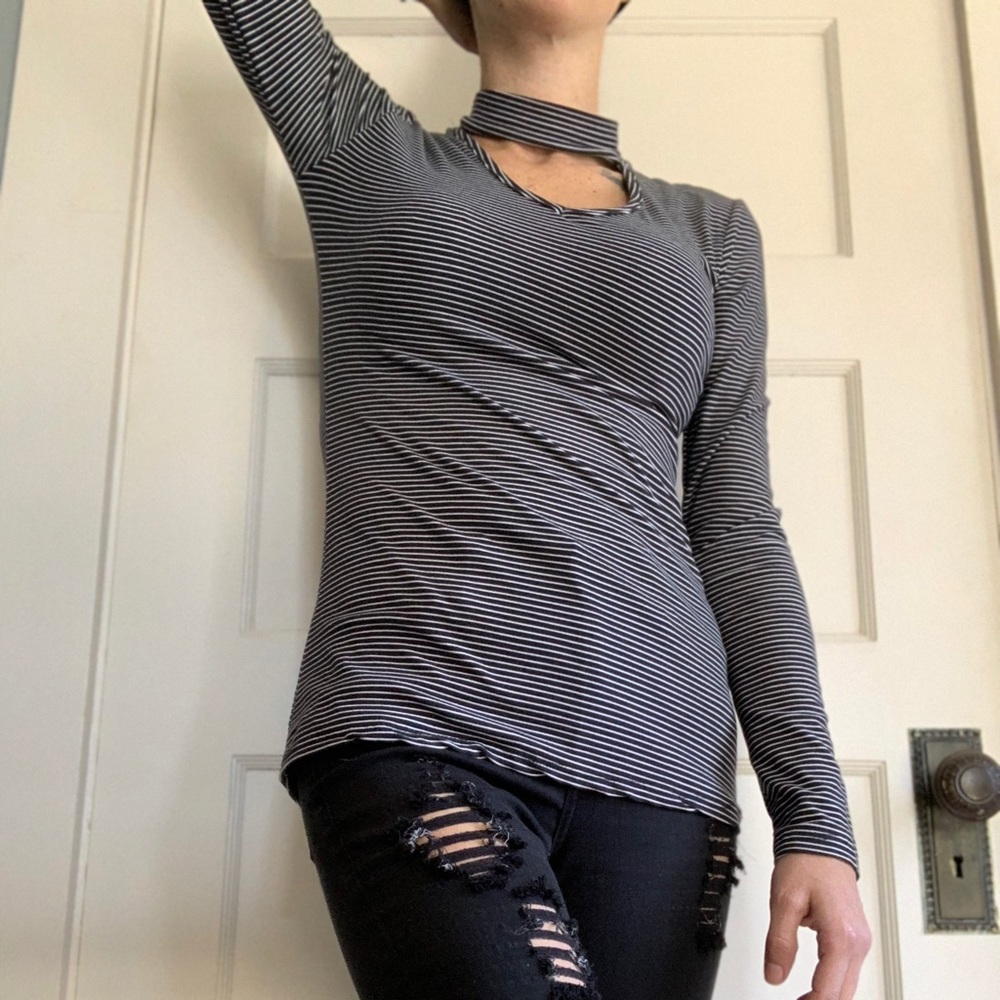 Long sleeve top with cut out choker